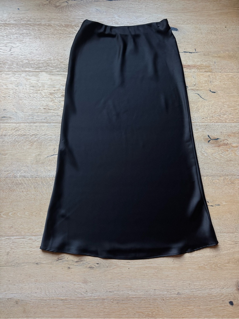 Black Satin Midi Skirt Sz M CHIC! Price Firm! - Picture 8 of 10